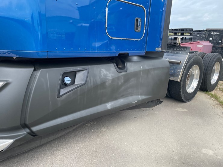2020-kenworth-t680-image-10