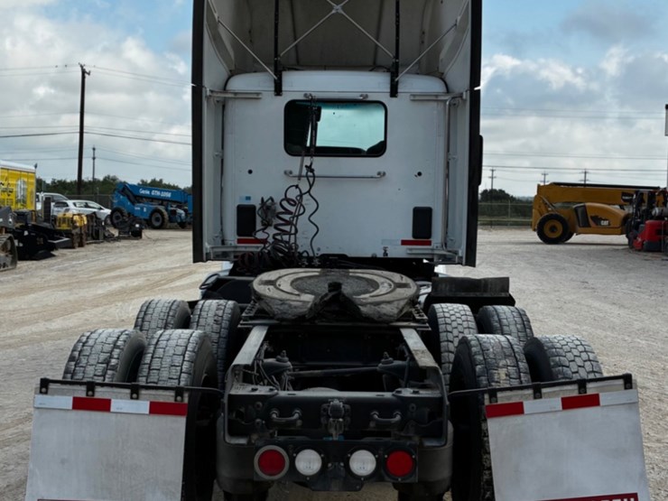 2019-kenworth-t680-image-5