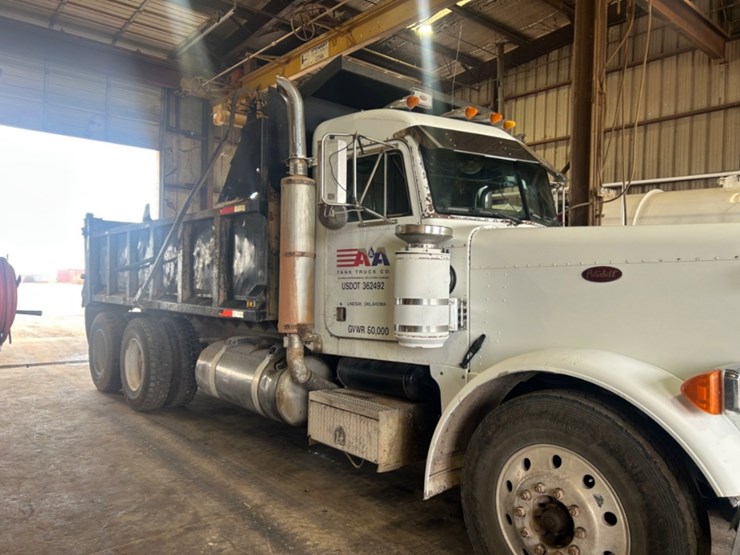 2001-peterbilt-379-image-4