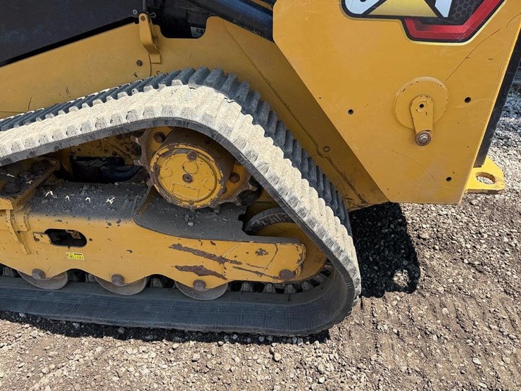 2023-caterpillar-259d3-image-19