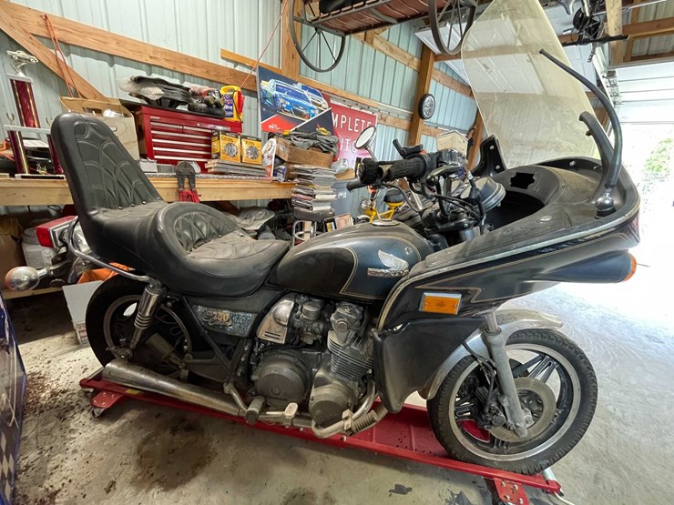 #5705-•-1981-honda-cb-750-custom-(title-in-delay)-image-4