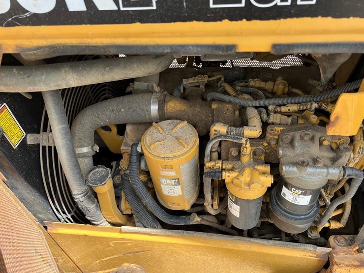 2012-caterpillar-d5k2-lgp-image-20