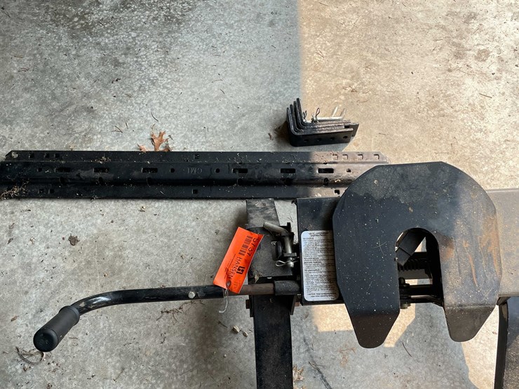 #5737-•-curt-5th-wheel-hitch-image-6