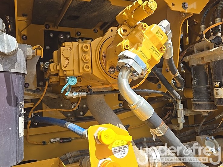 2019-caterpillar-336-image-41