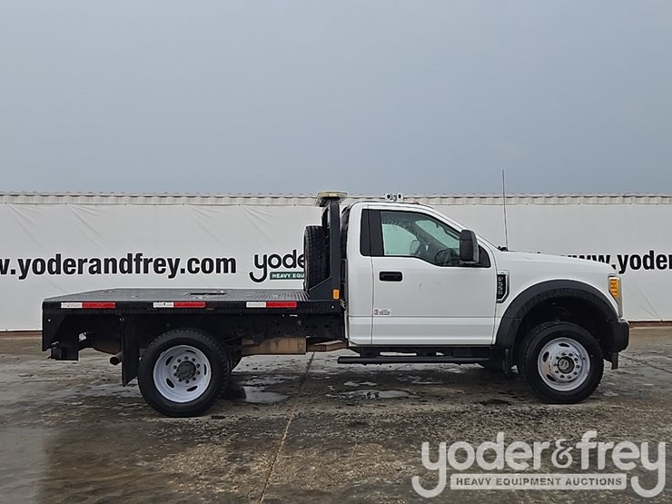 2017-ford-f550-image-6
