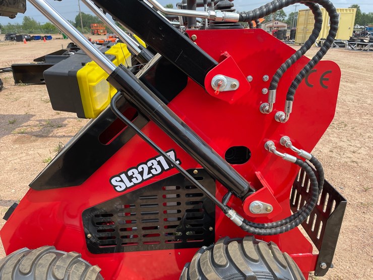 #5596-•-mms-sl-323tz-mini-skid-steer-loader-(mosinee,-wi)-image-12