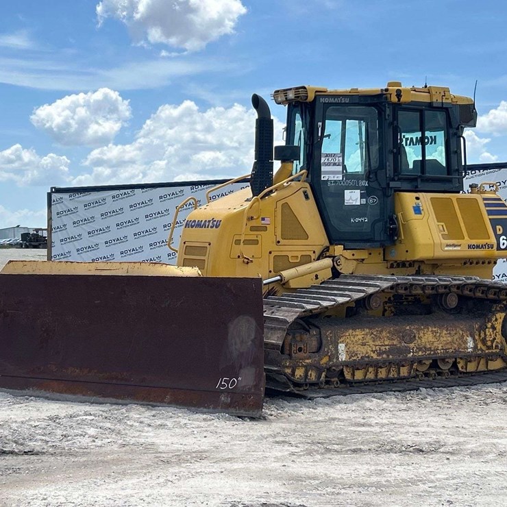 2017 KOMATSU D61PXI-24
