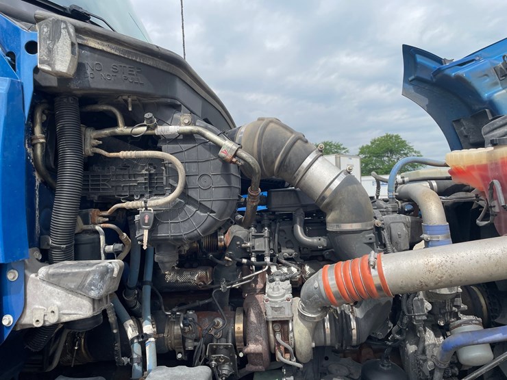 2020-kenworth-t680-image-43