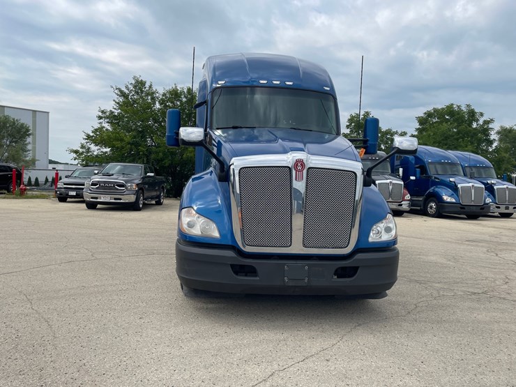 2020-kenworth-t680-image-2
