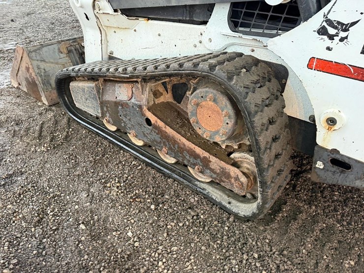 2011-bobcat-t650-image-16