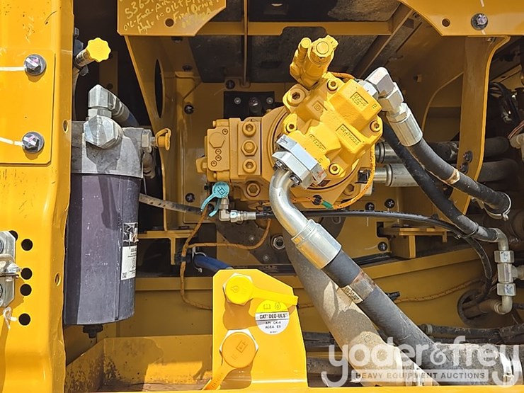 2019-caterpillar-336-image-40