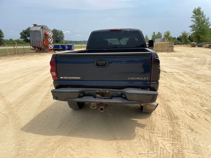 2003-chevrolet-silverado-2500hd-image-6