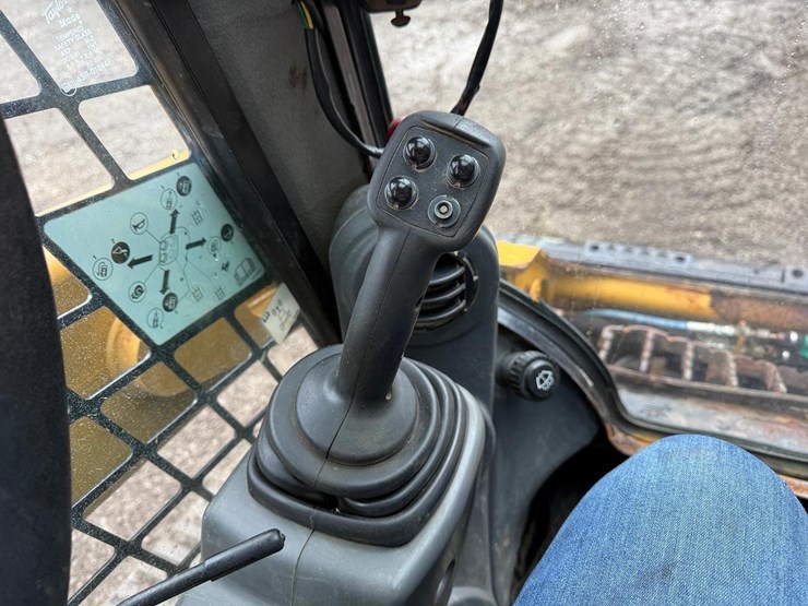 2019-caterpillar-259d-image-25
