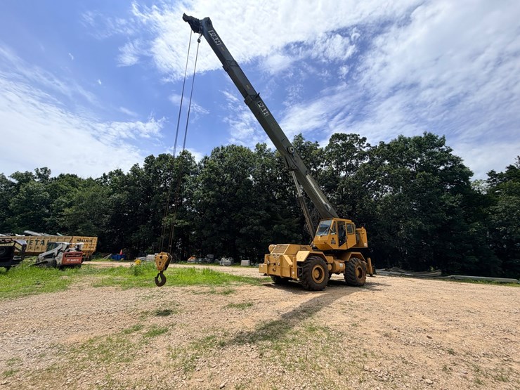 #24150-•-1992-p&h-mobile-35-ton-crane-image-1