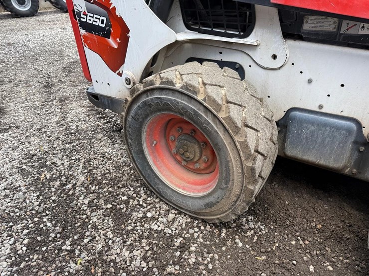 2023-bobcat-s650-image-13