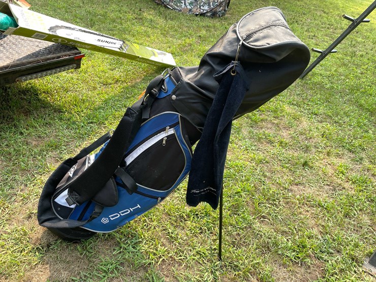 #5717-•-dunlop-ddh-xcel-golf-bag-with-clubs-image-1