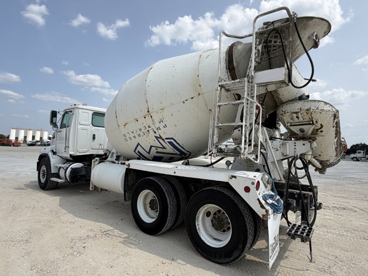 2022-western-star-4700-image-7