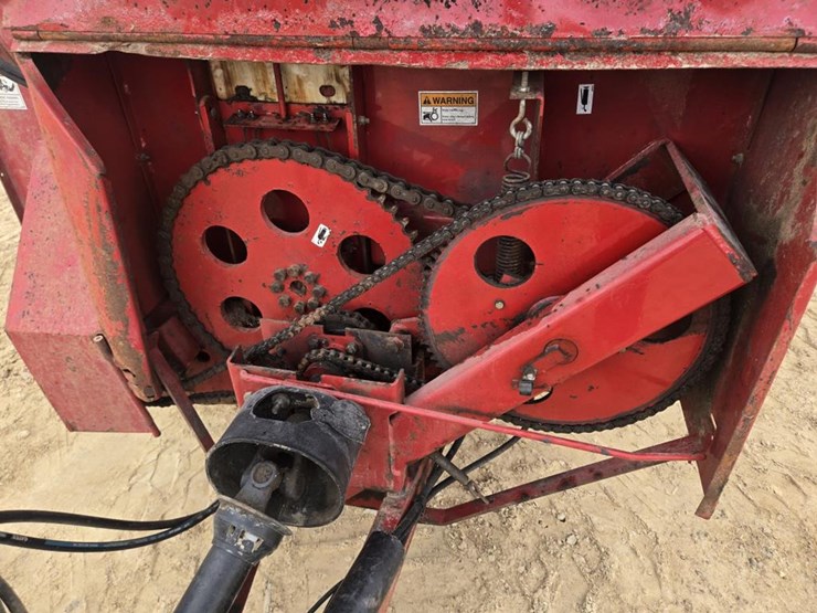 new-holland-3110-image-17