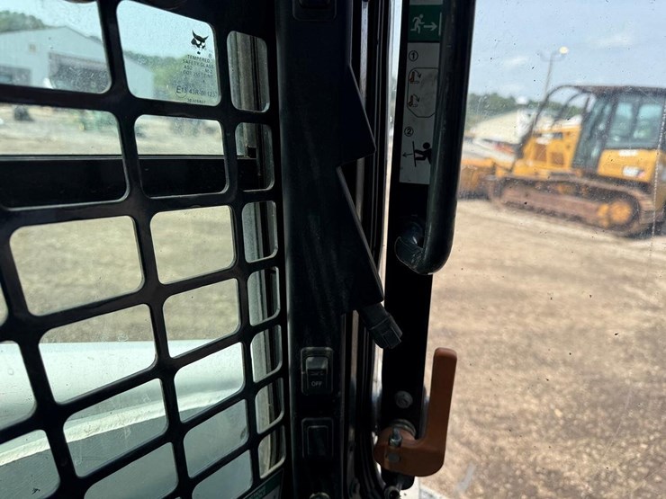 2020-bobcat-t770-image-26