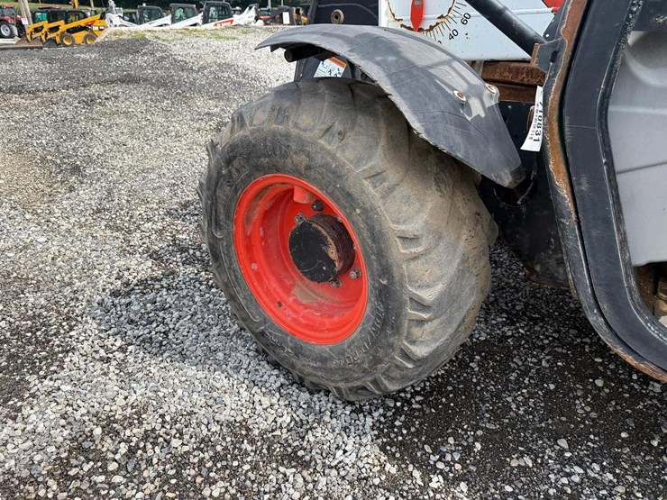 2022-bobcat-tl619-image-15