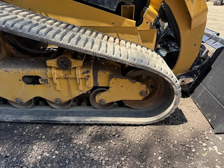 2023-caterpillar-259d3-image-14