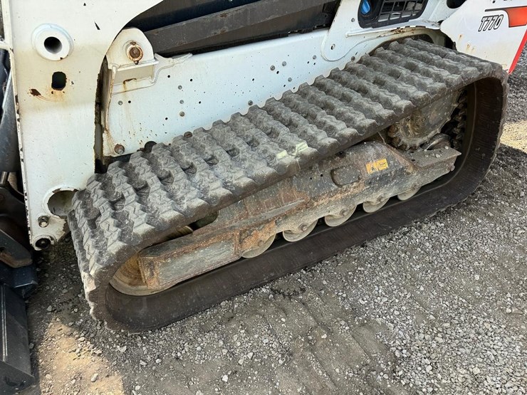 2023-bobcat-t770-image-13