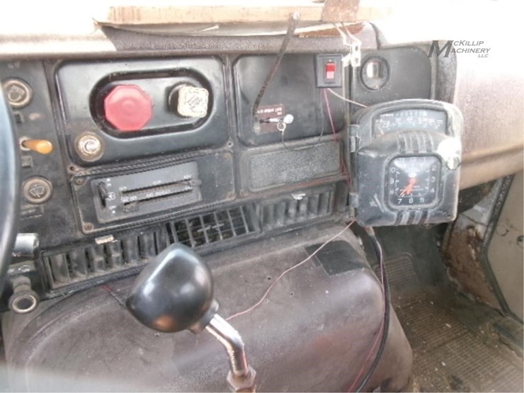 1985-international-s2500-image-12