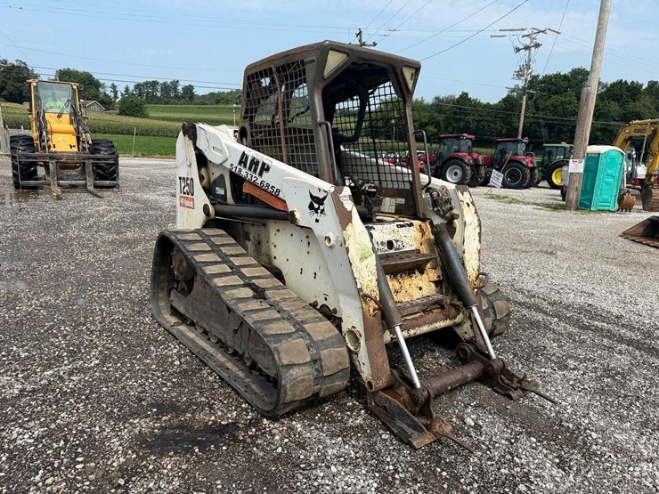 bobcat-t250-image-6