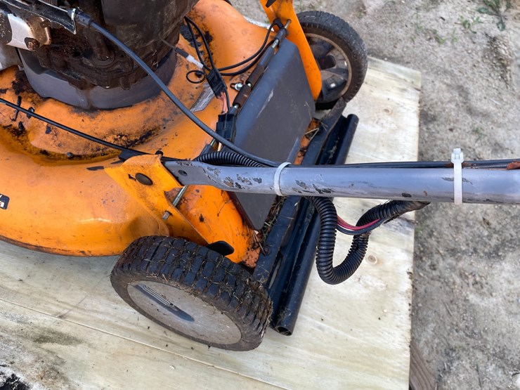 #3587-•-yard-king-performance-push-mower-image-10