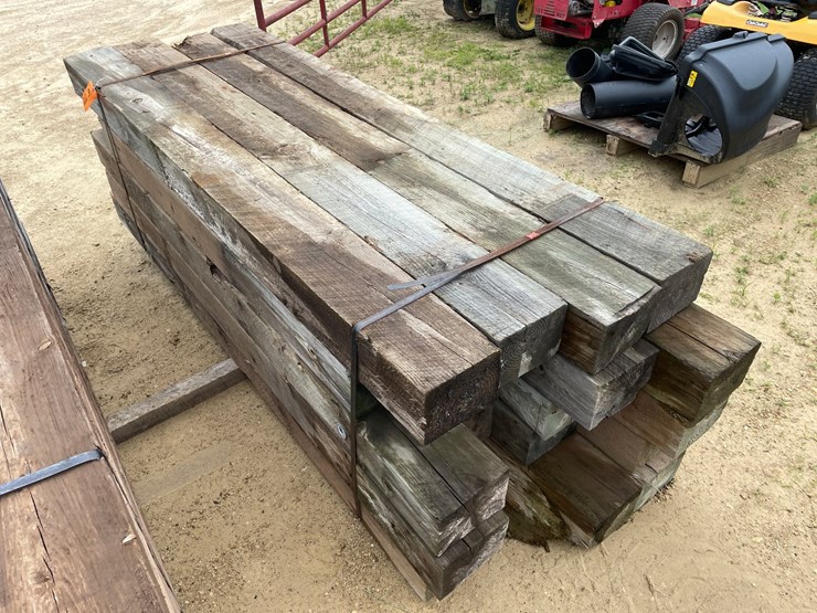 #3623-•-bundle-of-used-guard-rail-posts-image-1
