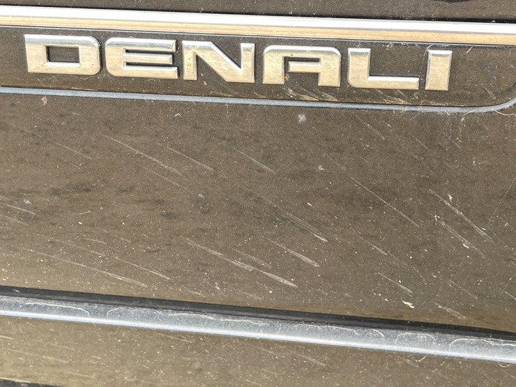 2014-gmc-acadia-denali-image-12