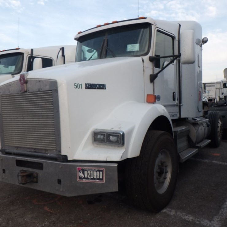 2017 KENWORTH T800
