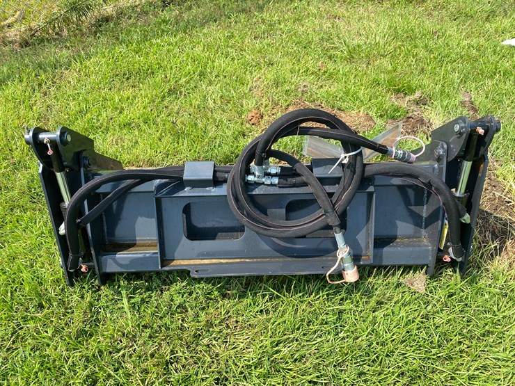#138-•-mini-skid-steer-hydraulic-combination-bucket-image-3
