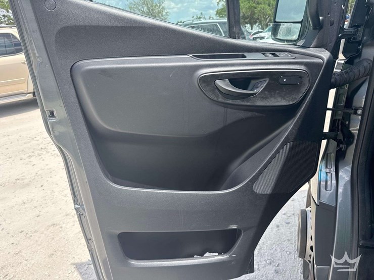 2021-mercedes-benz-sprinter-4500-image-30