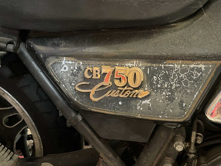 #5705-•-1981-honda-cb-750-custom-(title-in-delay)-image-5