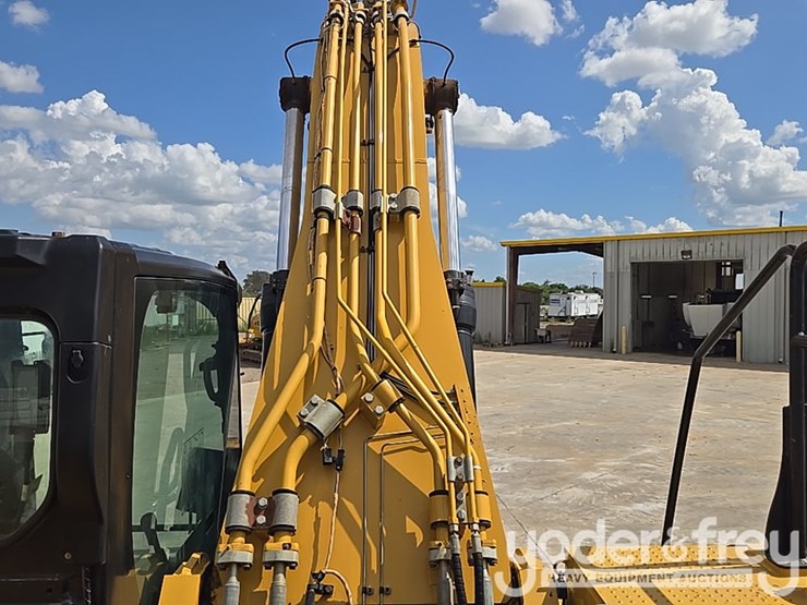 2019-caterpillar-336-image-51