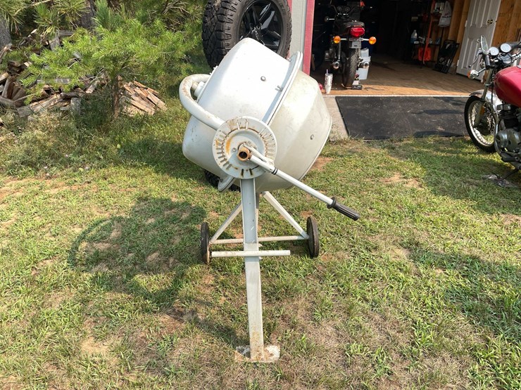 #5730-•-tool-shop-cement-mixer-image-3