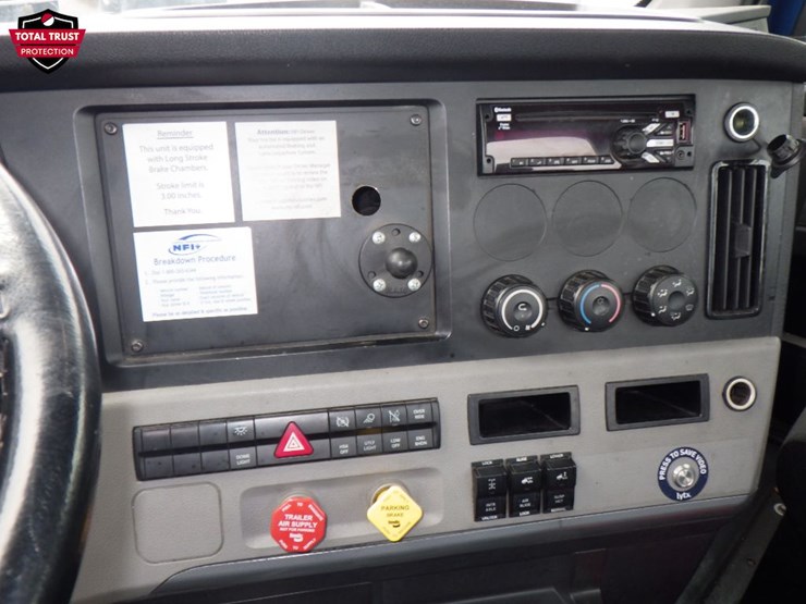 2020-freightliner-cascadia-116-image-15