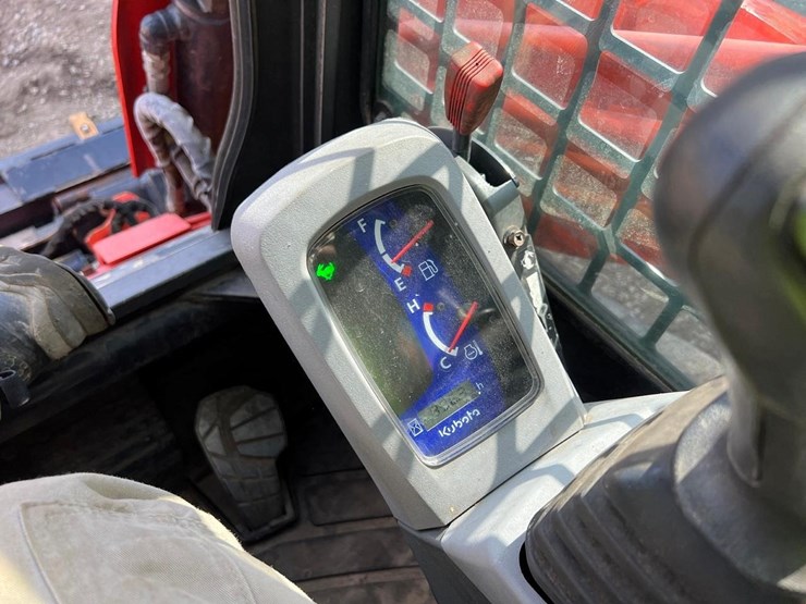 2016-kubota-svl75-2-image-18