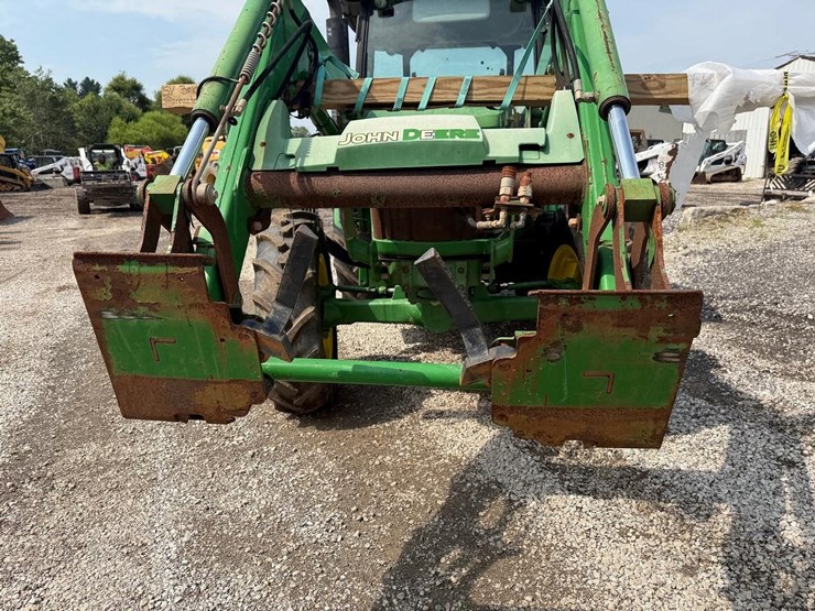 2016-john-deere-5055e-image-9