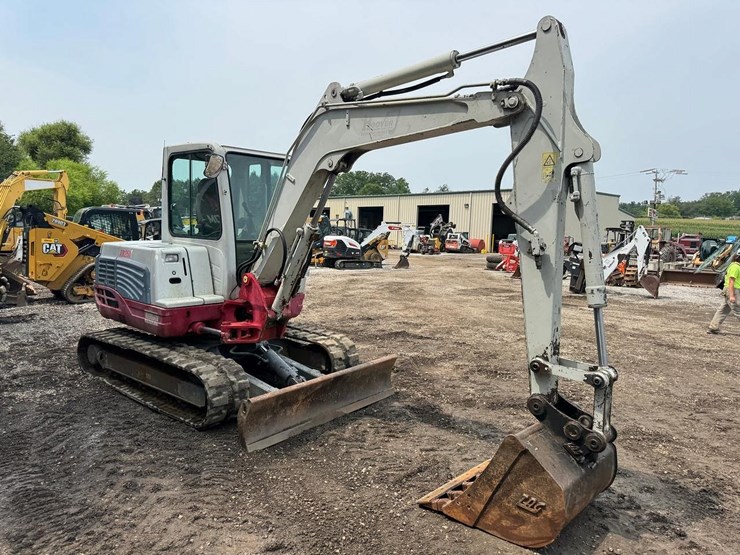 2012-takeuchi-tb250-image-8