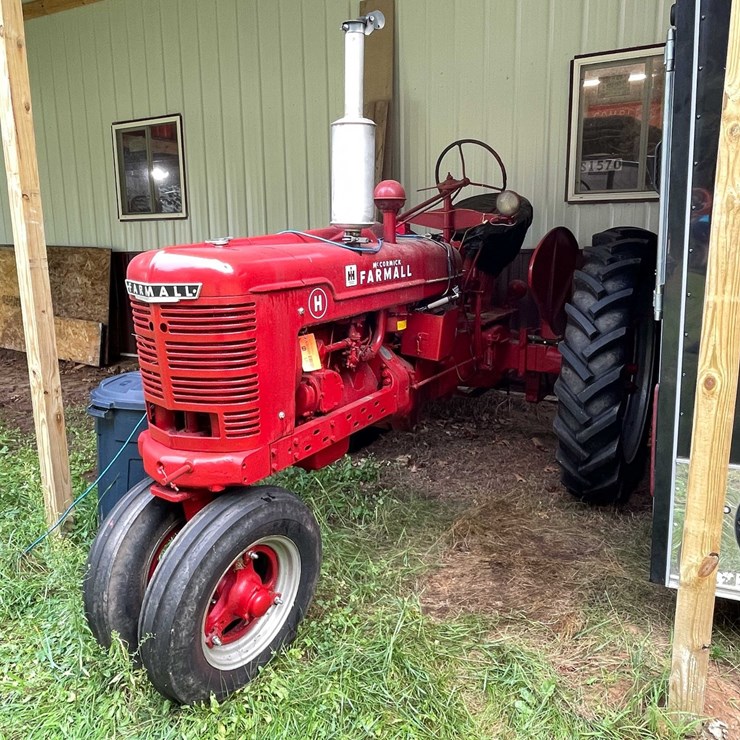 #5701 • 1947 McCormick Farmall International Harvester