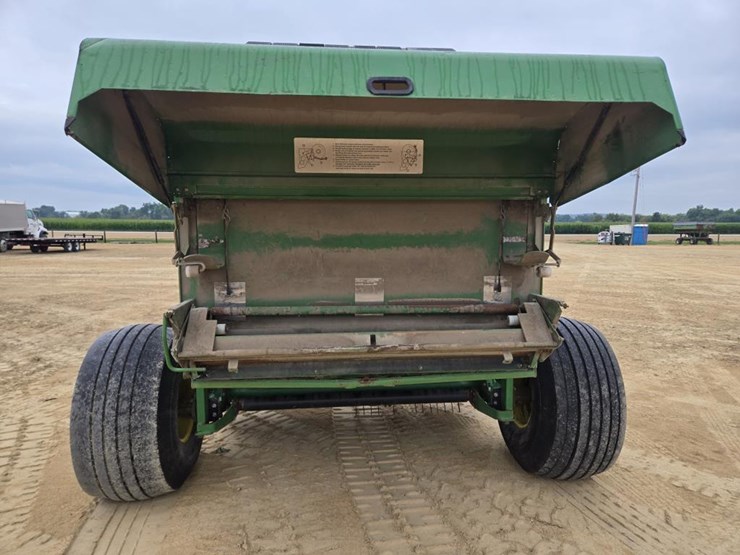 john-deere-569-image-11