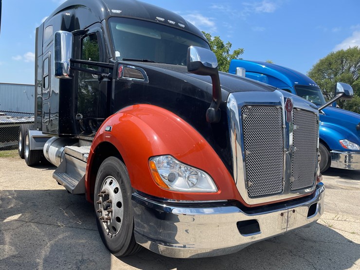 2019-kenworth-t680-image-3