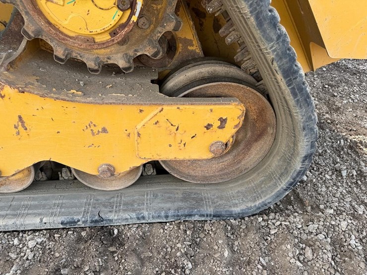 2023-caterpillar-259d3-image-16