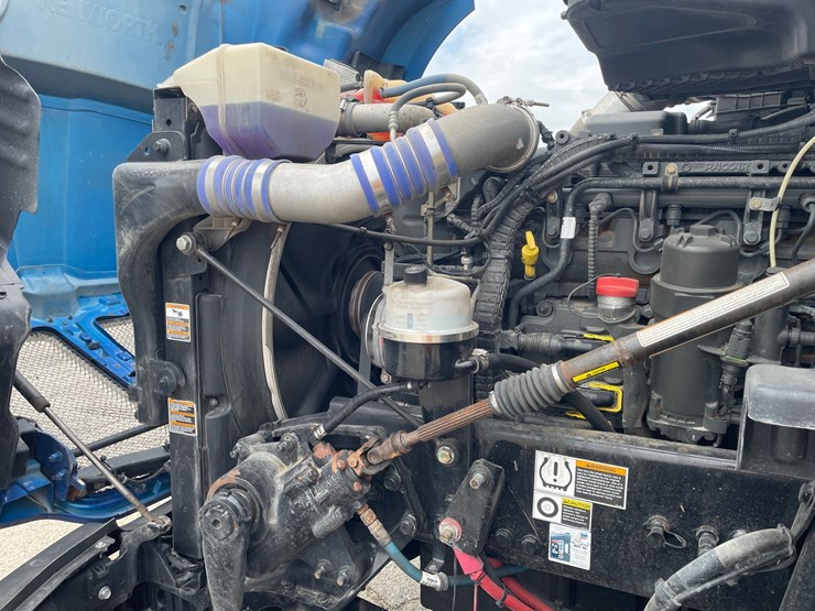 2022-kenworth-t680-image-34