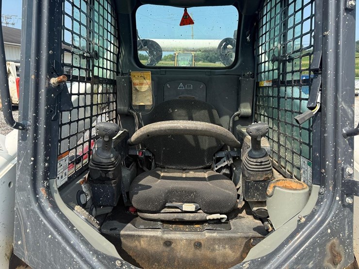 2020-bobcat-t770-image-12