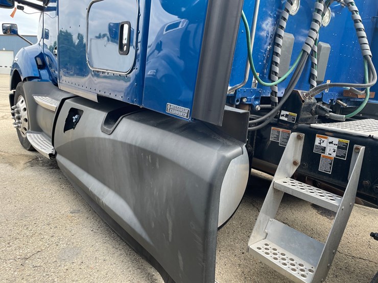 2020-kenworth-t680-image-14