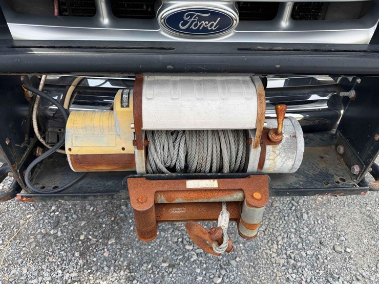 2000-ford-f550-image-25
