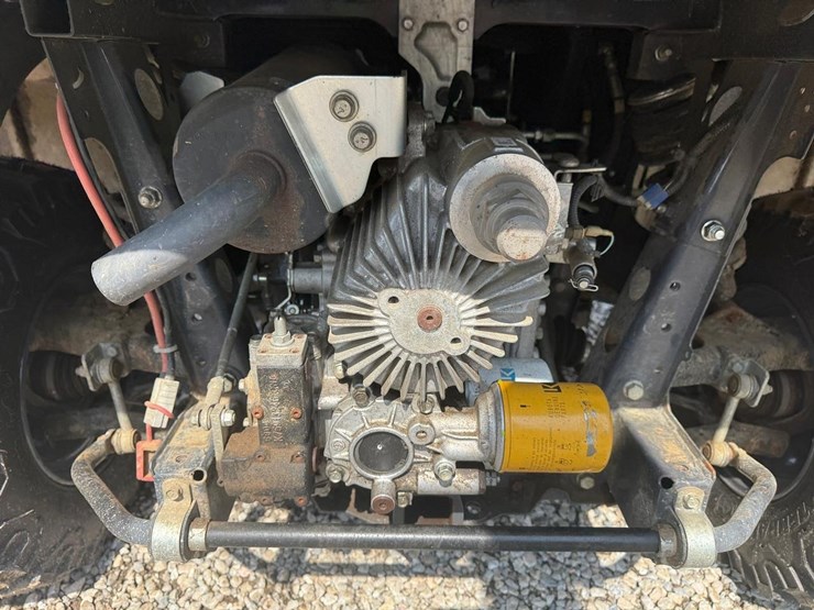 2023-kubota-rtvx1140-image-14